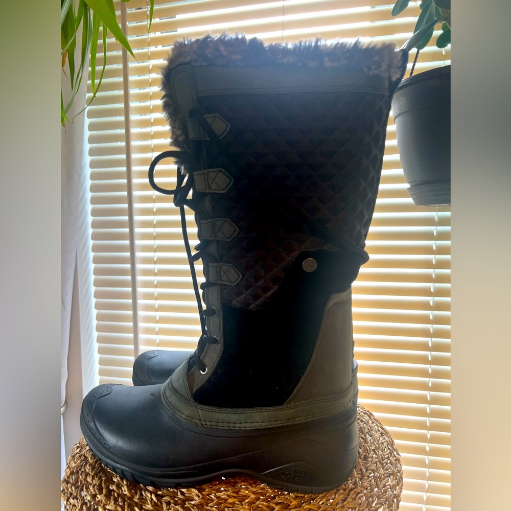 The North Face winter boots 9.5